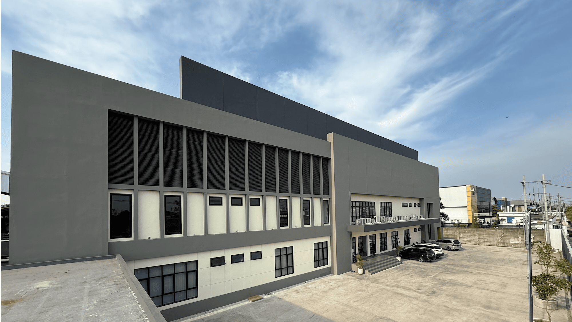 Fasad gudang Laksana Business Park di Tangerang